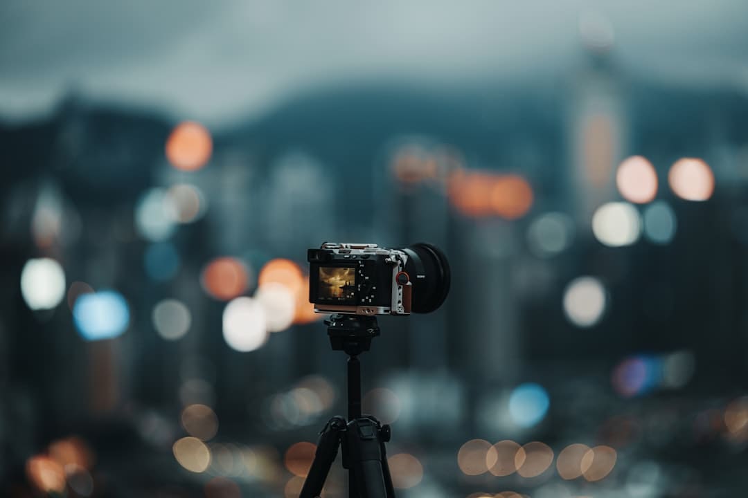 车企与智驾提供商加深合作 宝马联手Momenta发布专属智驾系统